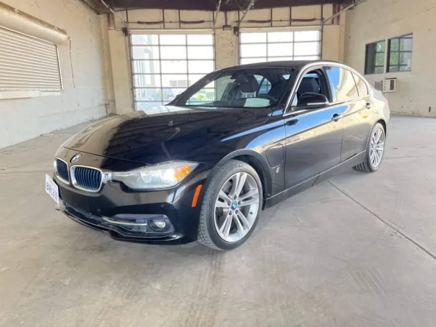 2017 Bmw 330e 3-Series photo 1