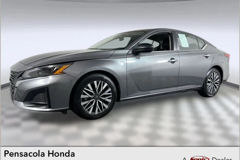2024 Nissan Altima 2.5 SV photo 1