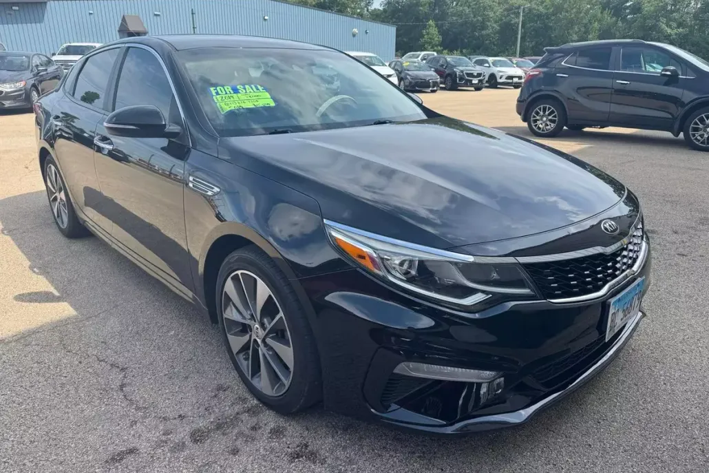 2019 Kia Optima S photo 1