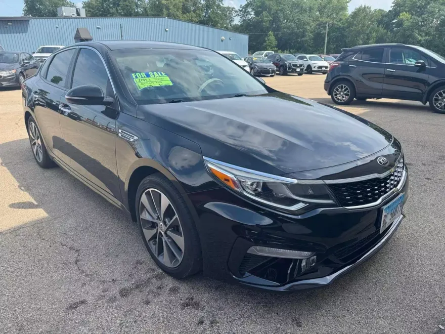 2019 Kia Optima S photo 1