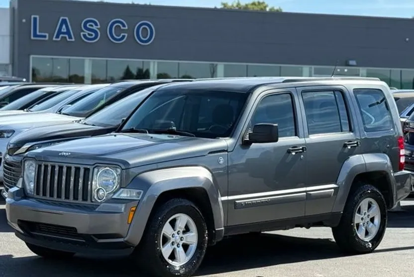 2012 Jeep Liberty Sport photo 1
