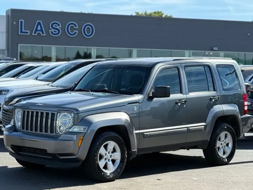 2012 Jeep Liberty Sport photo 1