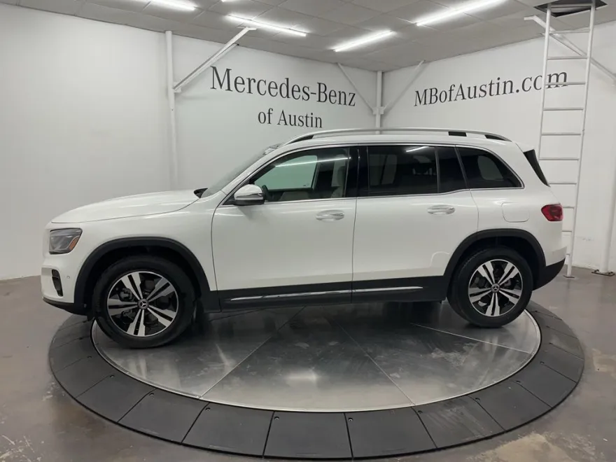 2026 Mercedes Benz GLB 250 4MATIC photo 1