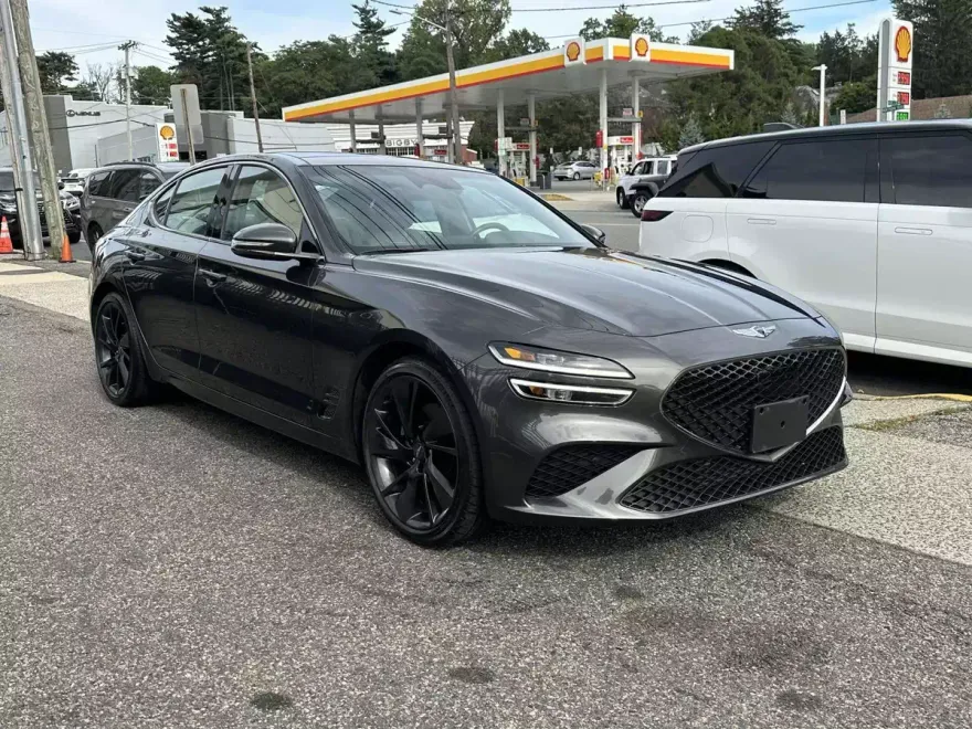 2023 Genesis G70 2.0T photo 1