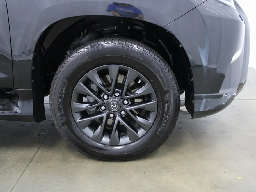 2023 Lexus GX 460 photo 1