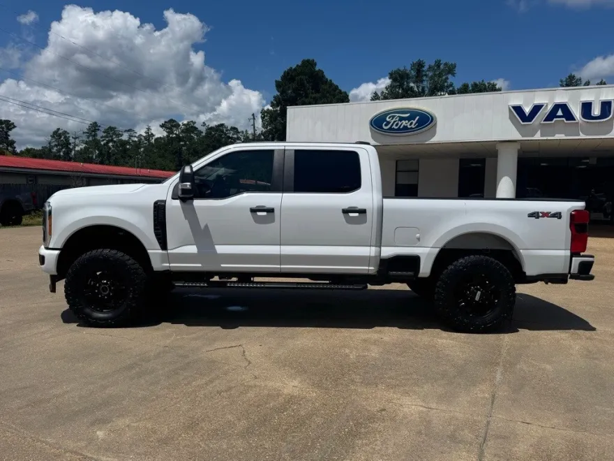 2024 Ford F-250 XL photo 1