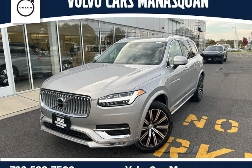 2025 Volvo XC90 B5 Core photo 1