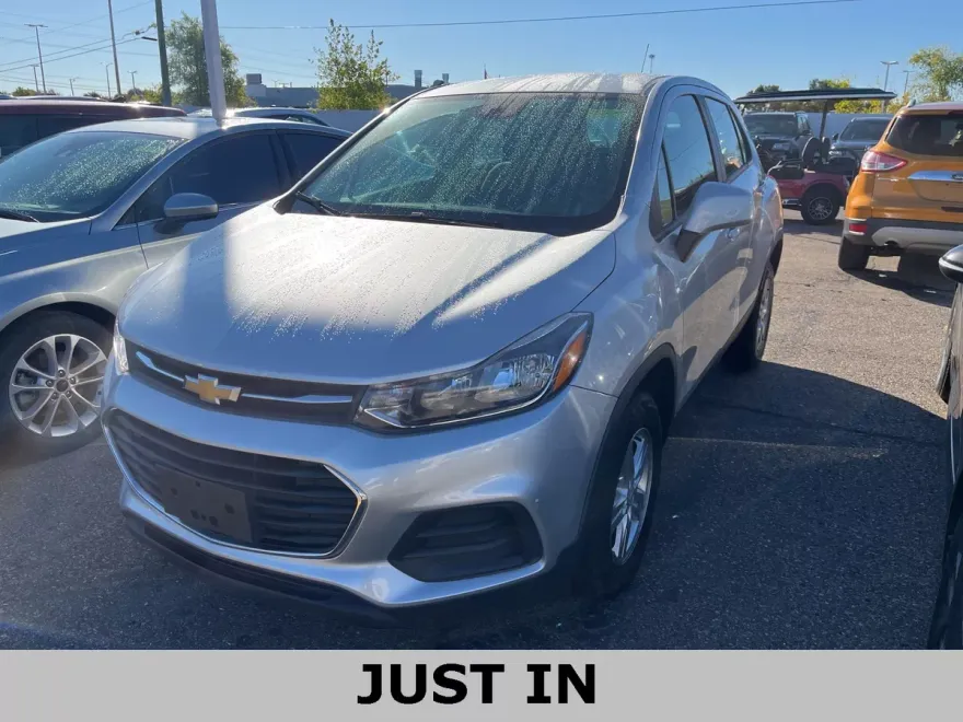 2018 Chevrolet Trax LS photo 1