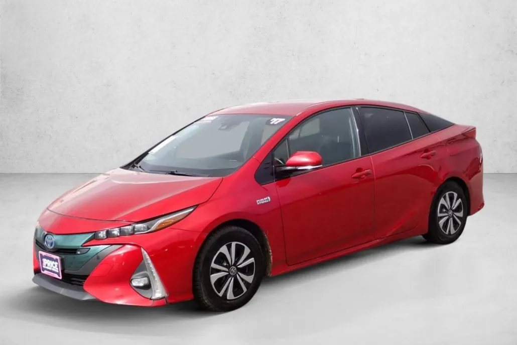 2017 Toyota Prius Prime Advanced photo 1