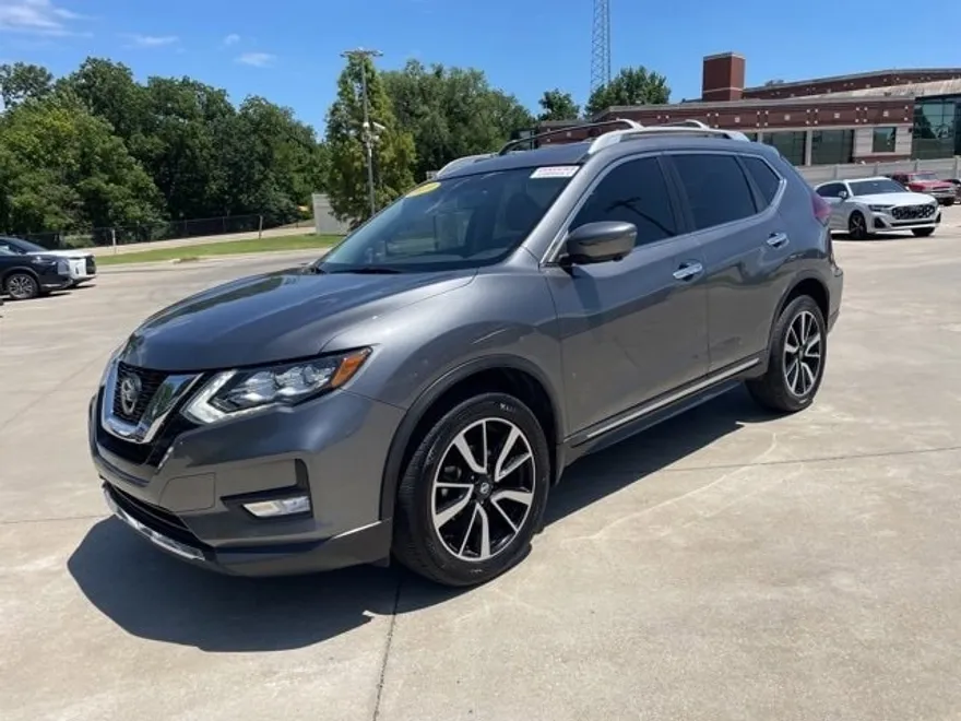 2019 Nissan Rogue SL photo 1