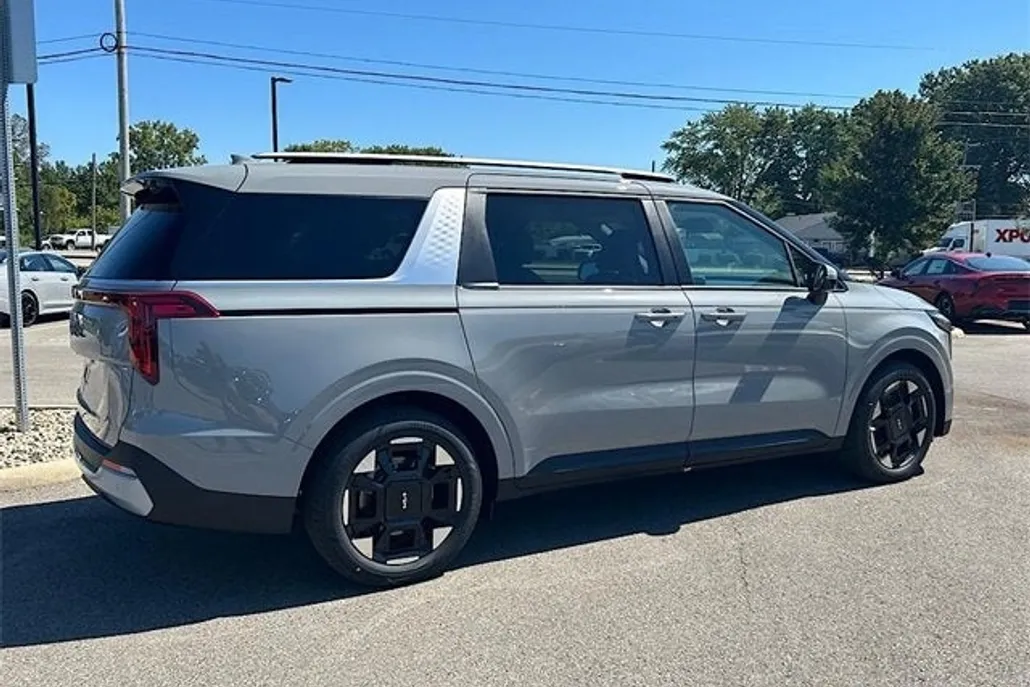 2026 Kia Carnival EX photo 1
