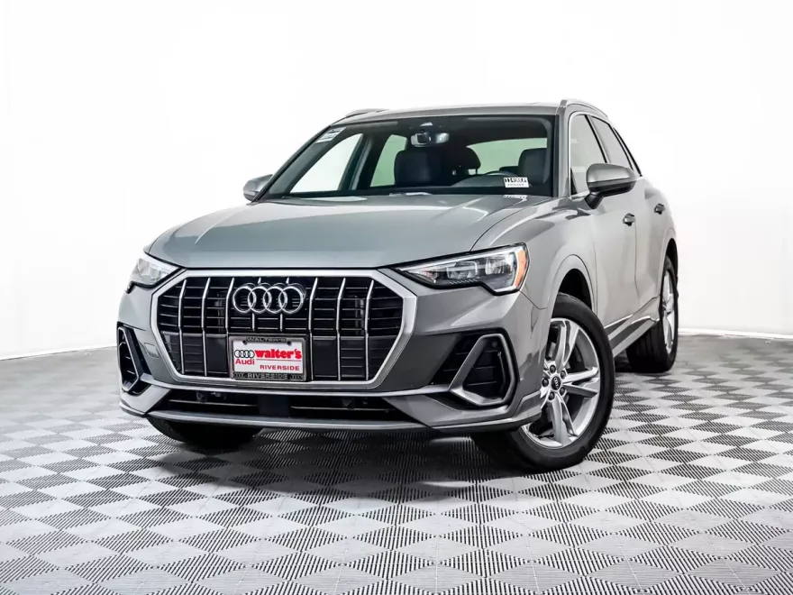 2022 Audi Q3 S line Premium photo 1