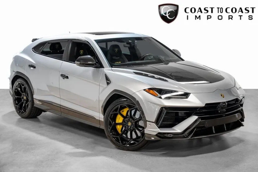 2024 Lamborghini Urus Performante photo 1