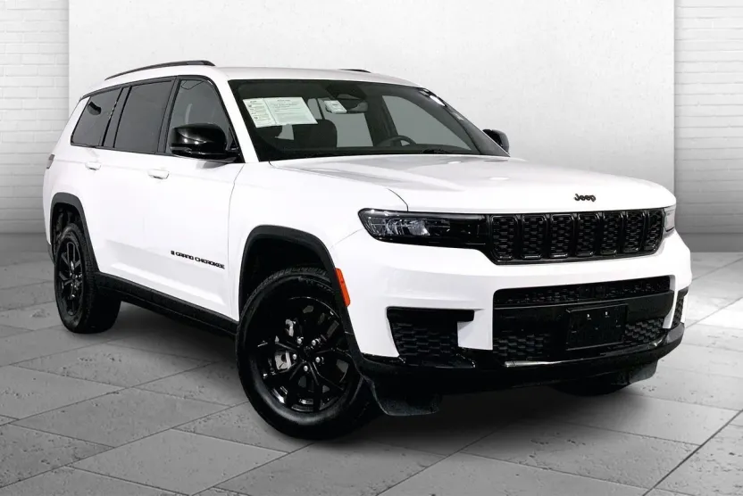 2024 Jeep Grand Cherokee Altitude photo 1