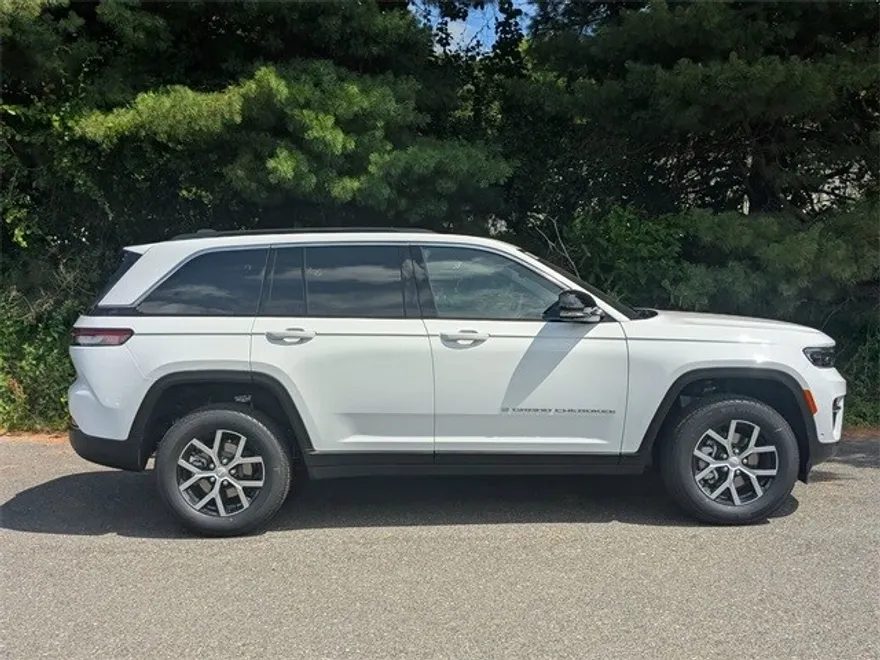 2025 Jeep Grand Cherokee Limited photo 1