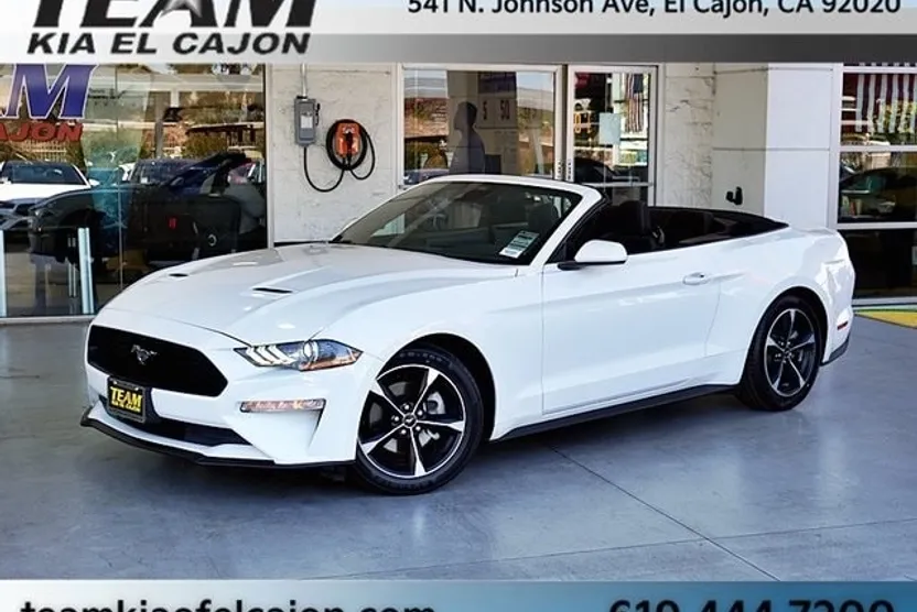 2022 Ford Mustang EcoBoost photo 1