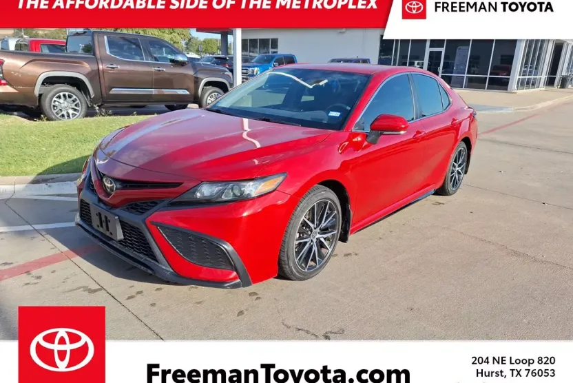2023 Toyota Camry SE photo 1
