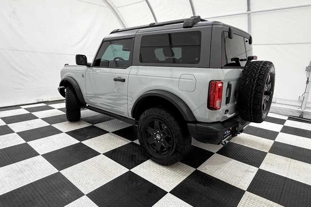 2024 Ford Bronco Black Diamond photo 1