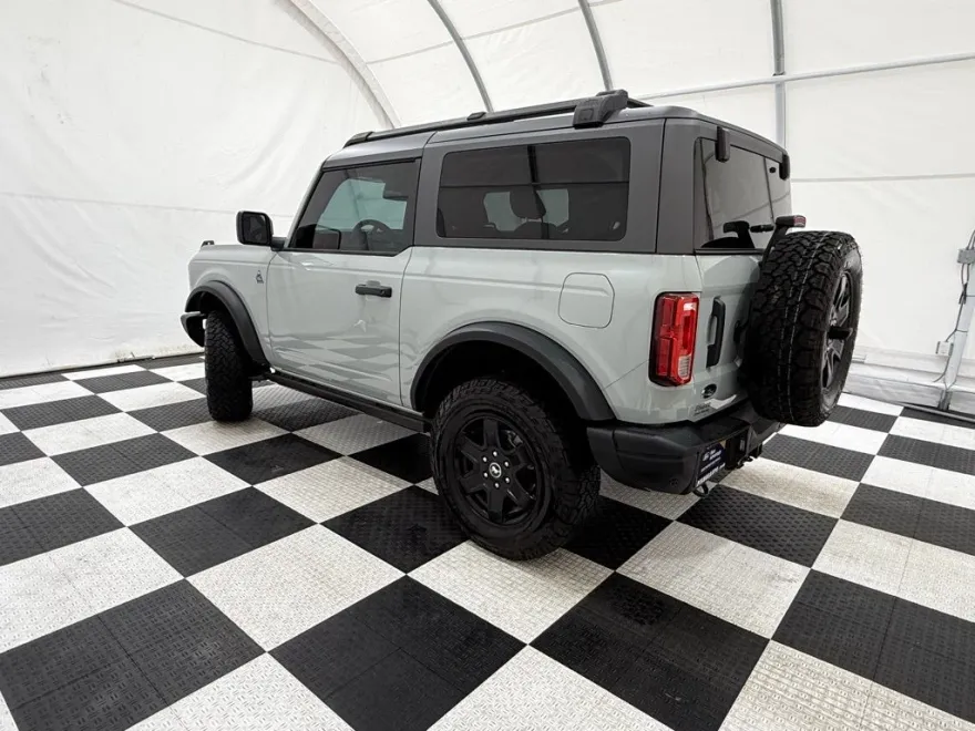 2024 Ford Bronco Black Diamond photo 1