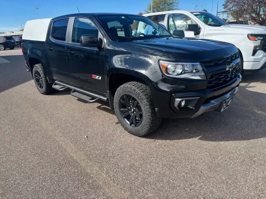 2022 Chevrolet Colorado Z71 photo 1