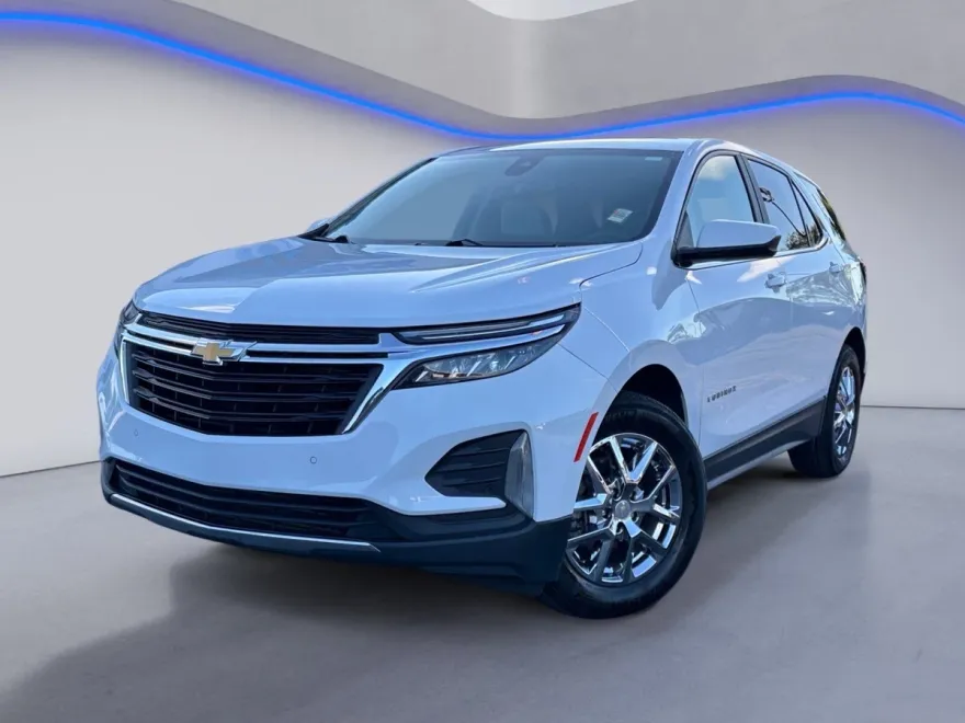 2023 Chevrolet Equinox LT photo 1