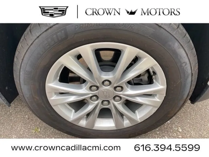 2022 Cadillac XT5 Luxury photo 1