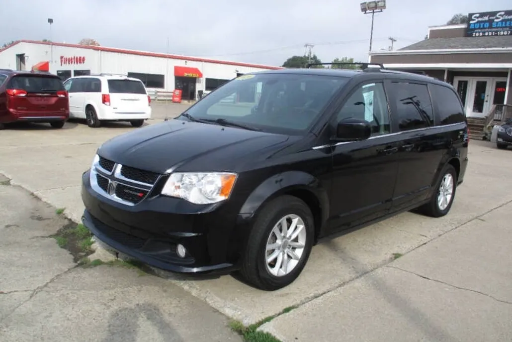 2020 Dodge Grand Caravan SXT photo 1