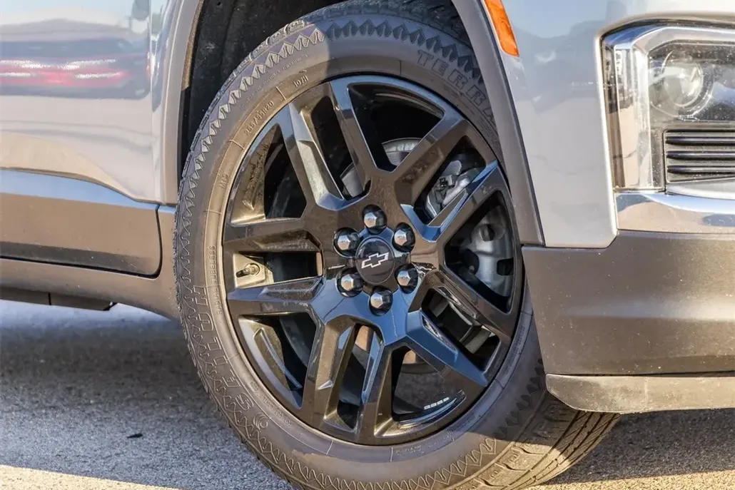 2023 Chevrolet Traverse Leather photo 1