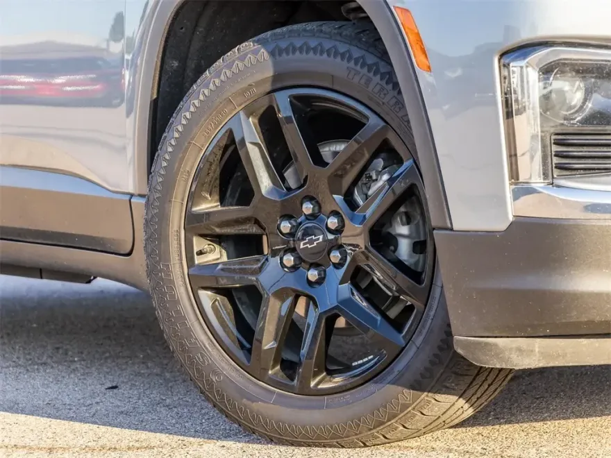 2023 Chevrolet Traverse Leather photo 1