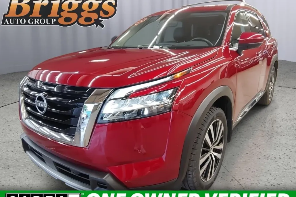 2023 Nissan Pathfinder Platinum photo 1