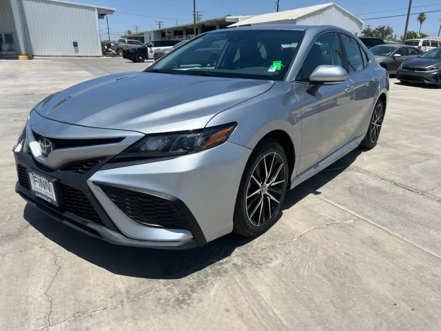 2024 Toyota Camry SE photo 1