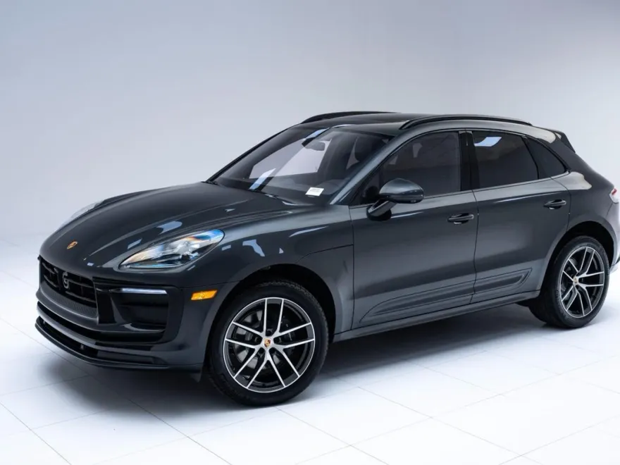2026 Porsche Macan T photo 1