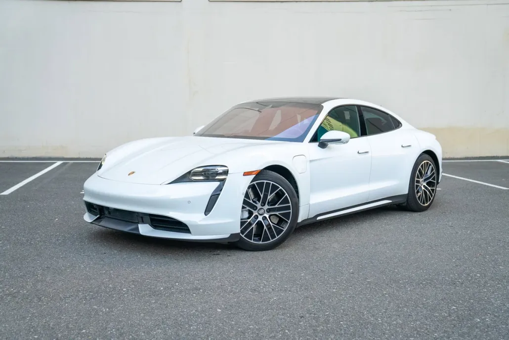 2020 Porsche Taycan Turbo photo 1