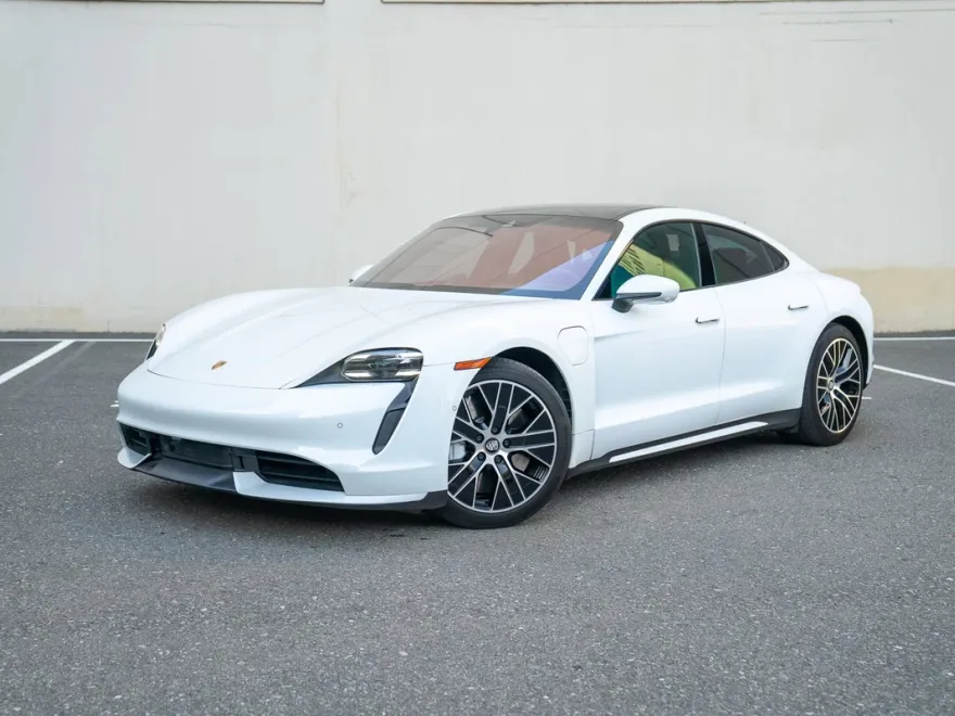 2020 Porsche Taycan Turbo photo 1