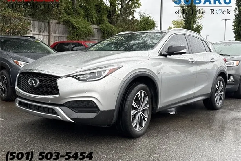 2019 Infiniti QX30 Luxe photo 1