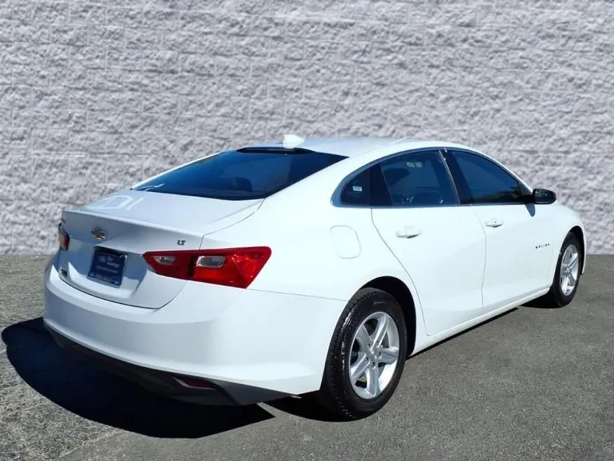 2023 Chevrolet Malibu 1LT photo 1