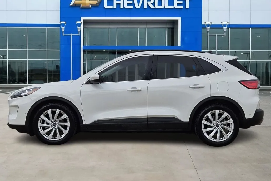 2021 Ford Escape Titanium Hybrid photo 1