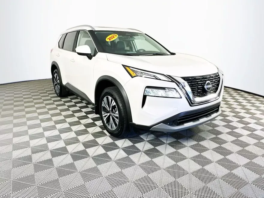 2023 Nissan Rogue SV photo 1
