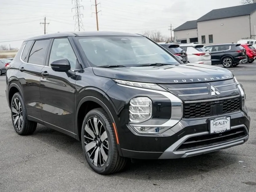 2025 Mitsubishi Outlander SE S-AWC photo 1