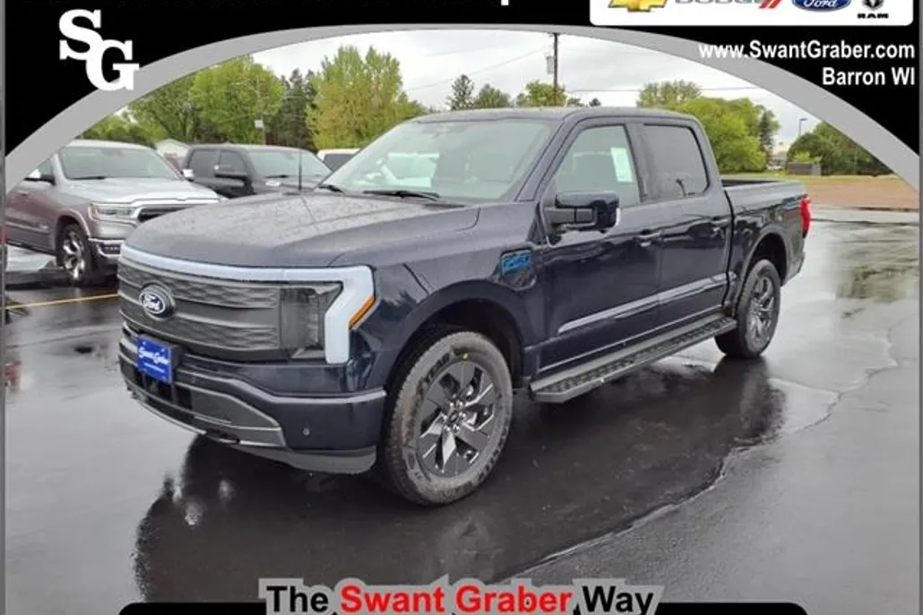 2025 Ford F-150 Lightning Lariat photo 1