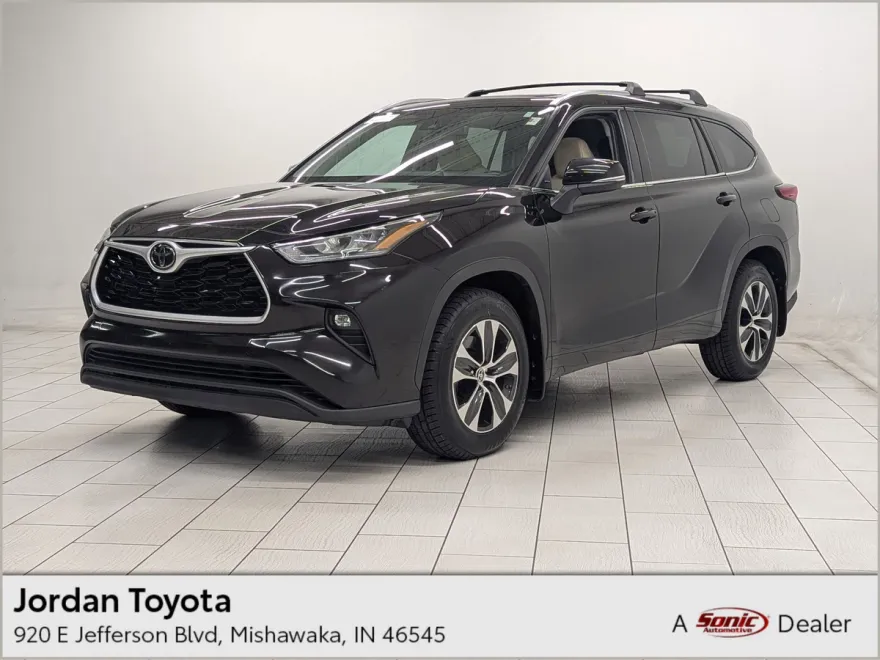 2020 Toyota Highlander XLE photo 1