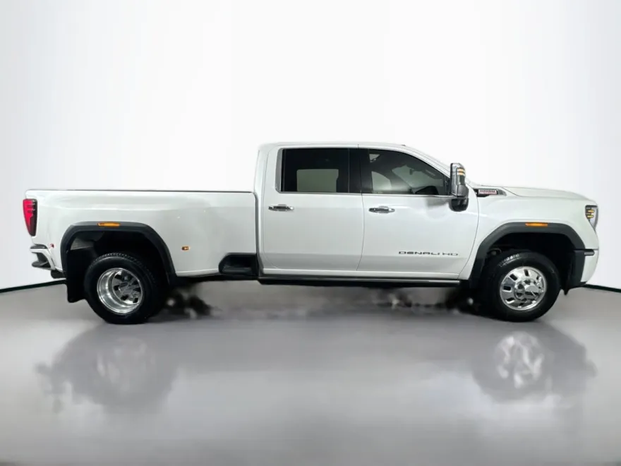 2024 Gmc Sierra HD Denali photo 1