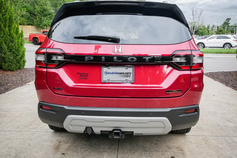2023 Honda Pilot TrailSport photo 1