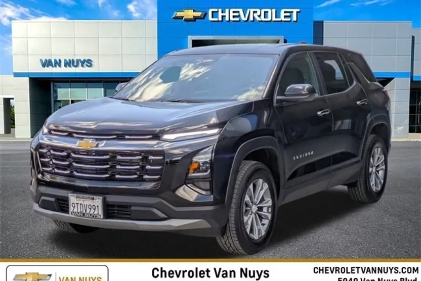 2025 Chevrolet Equinox LT photo 1