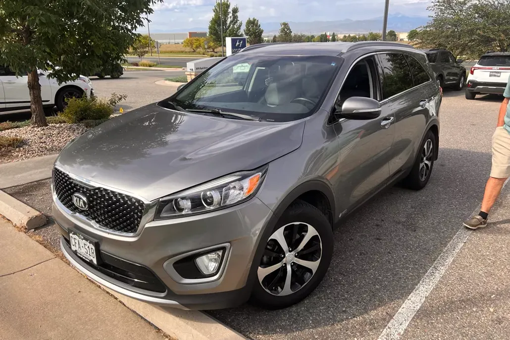 2016 Kia Sorento EX photo 1