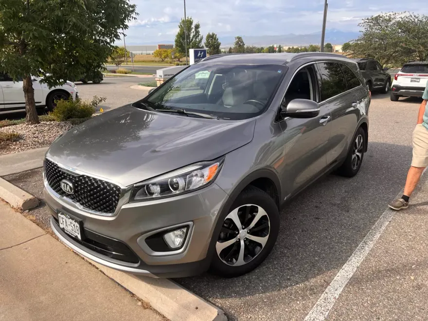 2016 Kia Sorento EX photo 1