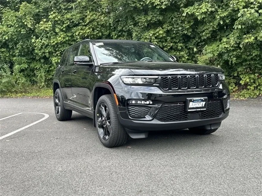 2025 Jeep Grand Cherokee Limited photo 1