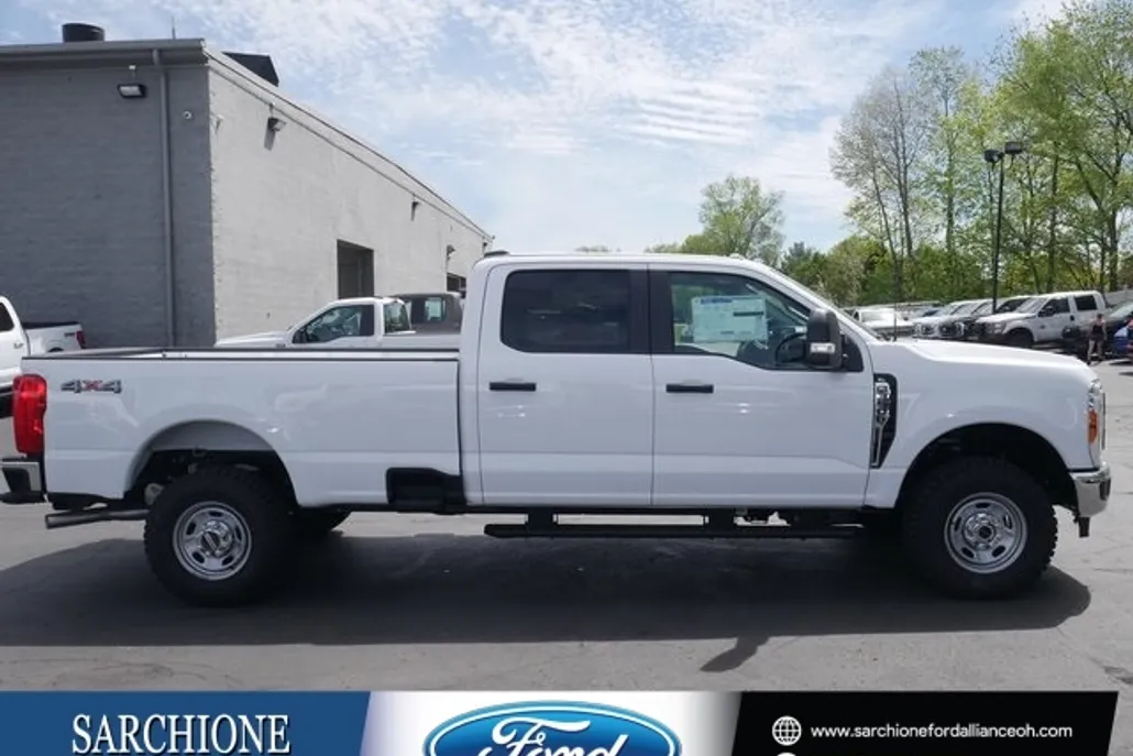 2025 Ford F-350 photo 1