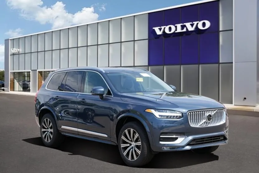 2025 Volvo XC90 Plus photo 1