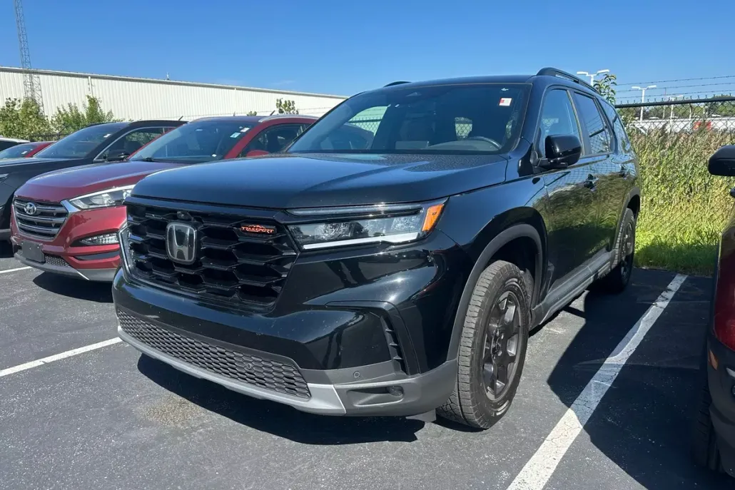2025 Honda Pilot TrailSport photo 1